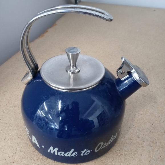 🏫☕KATE SPADE N.Y. BLUE TEA KETTLE🍵COLLECTIBLE VINTAGE CLOSEOUT. - Picture 2 of 16